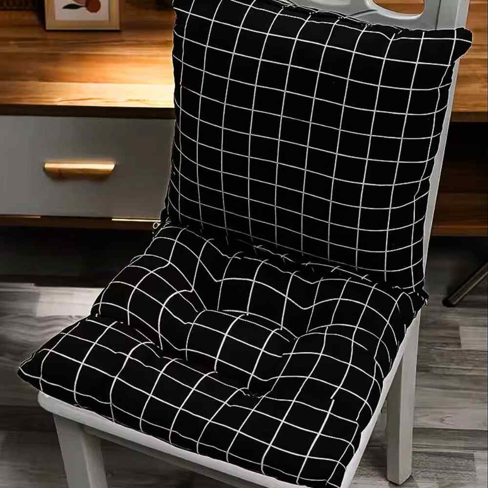 Une maison avec le Coussin de Chaise avec Dossier noir
