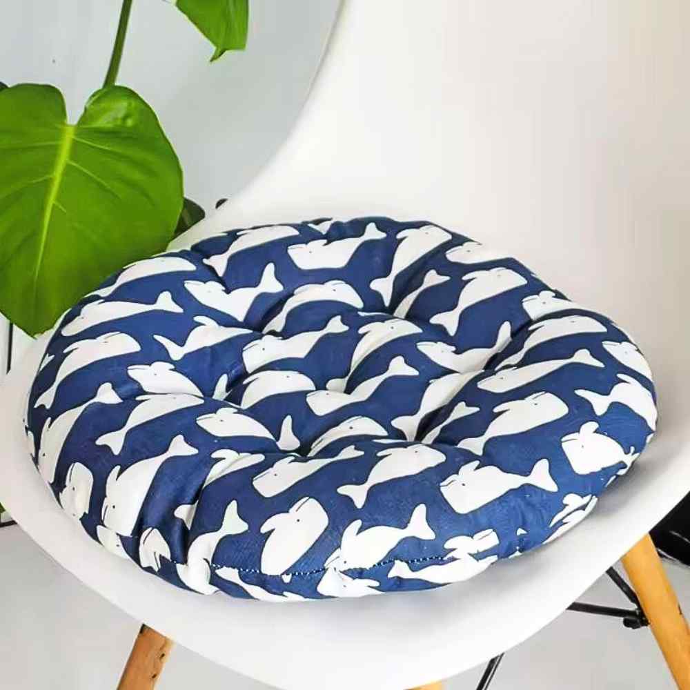 Une maisons avec le Coussin de Chaise Rond bleu marine