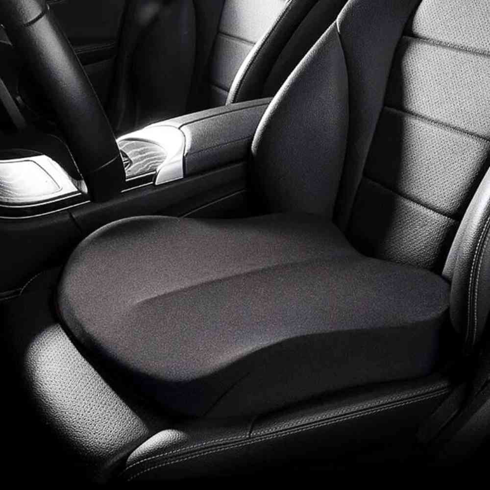 Coussin Rehausseur Voiture Ergonomique noir sur un siège conducteur