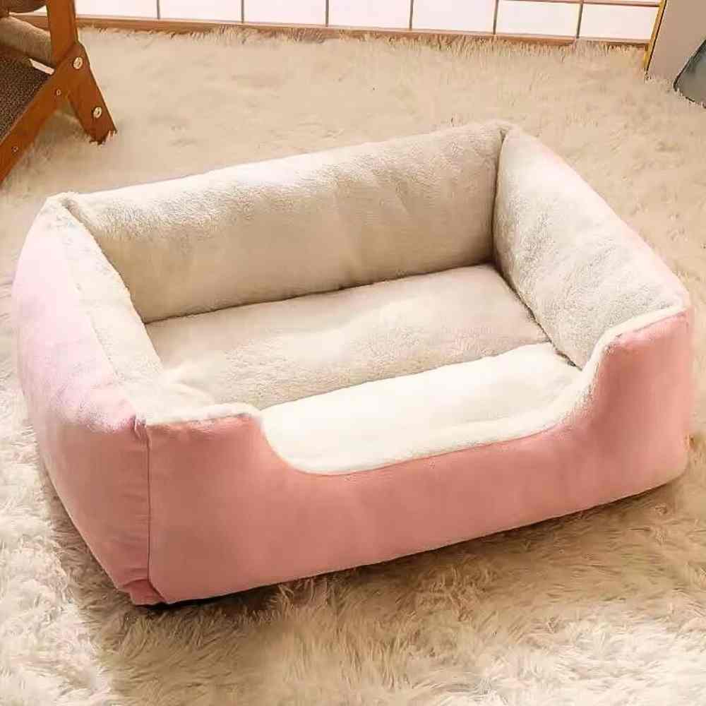 Panier pour Chat rose dans un salon