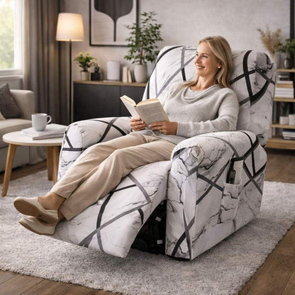 Une femme s'assoie sur la Housse Fauteuil Relax Marbre
