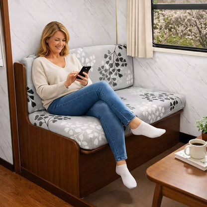Femme Housse Banquette Camping Car à feuilles​ sur banc