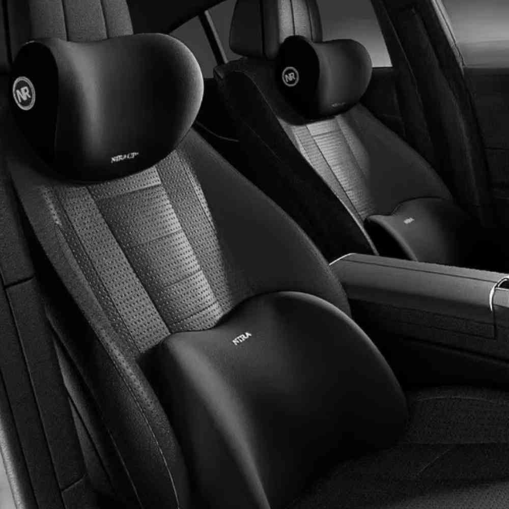 Coussin Cervical pour Voiture​ noir sur un siège