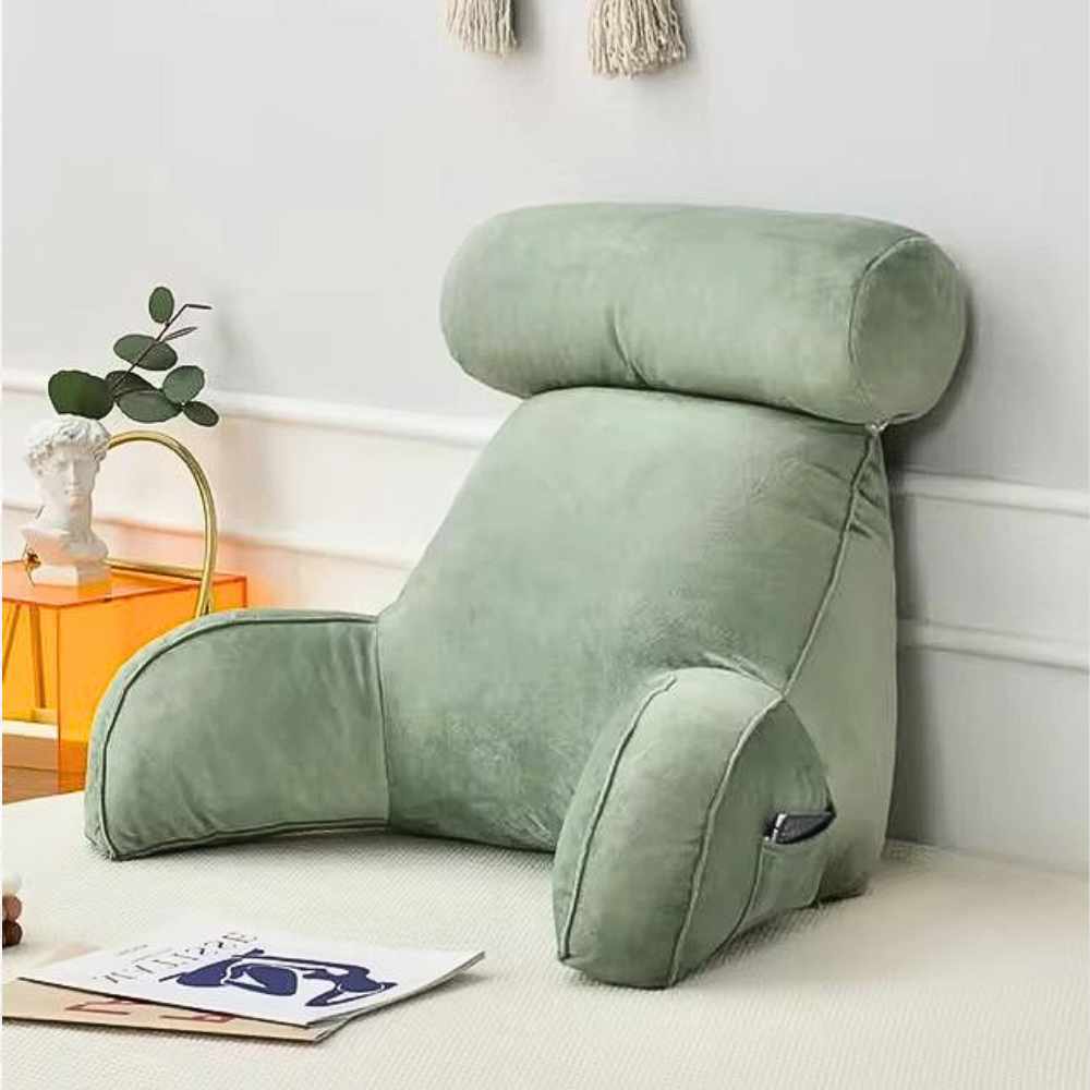 Coussin de Lecture à Accoudoirs Vert dans un salon