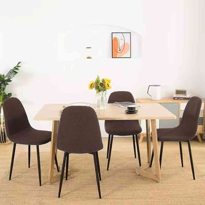 Une table à manger avec des Housses pour Chaise de Salle à Manger​ marron